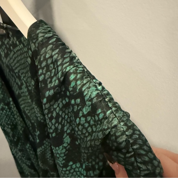 Atlein Green and Black Snake Skin Print Dress, size 40 - Picture 6 of 9